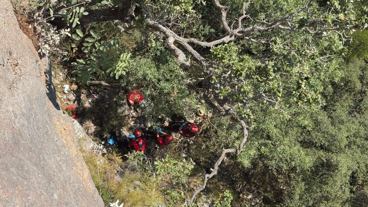 Muğla'da Yüksekten Düşen Vatandaş Hayatını Kaybetti 4